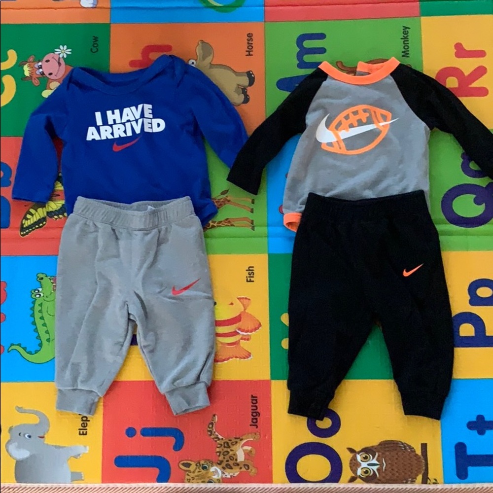 2 Nike 2-piece Outfits
